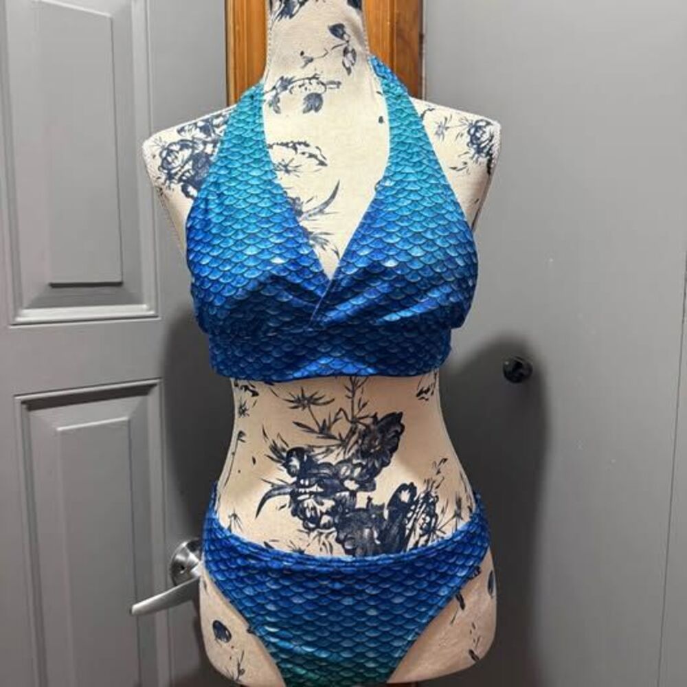 Juniors swimsuit size 11/15 mermaid teal and blue bikini